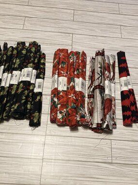 David Textiles Seasonal Fat-quarters Christmas, 4 Prints, Cotton, 24 Pieces,